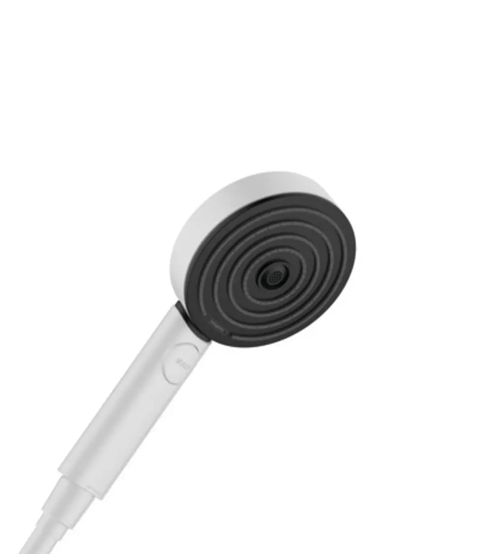Hansgrohe Handbrause in Mattweiß, rundes Kopfteil mit spiralförmiger Designstruktur, Griff mit Drucktaste zur Funktionseinstellung.